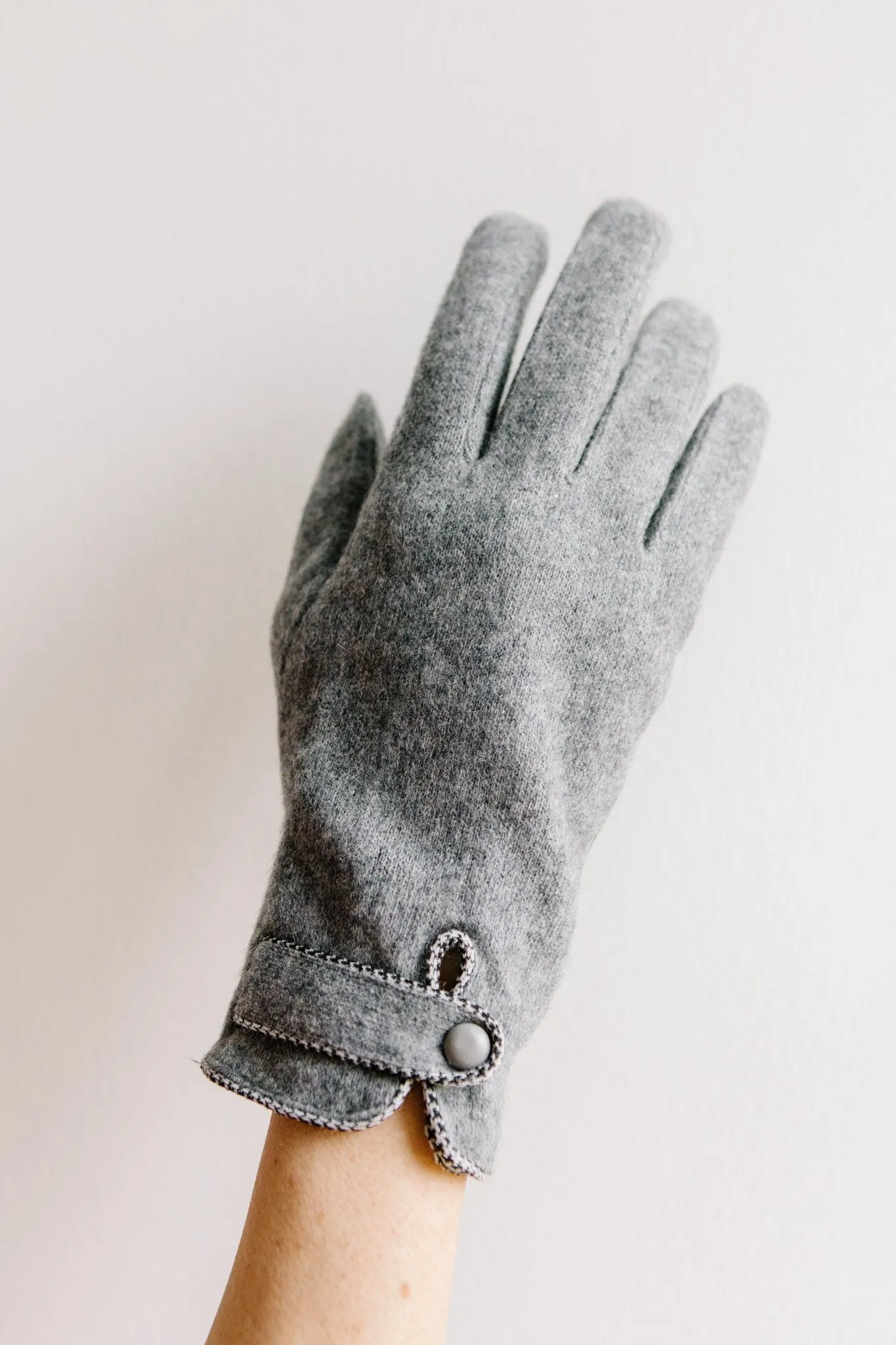 Keepin' Warm Gray Wool Gloves